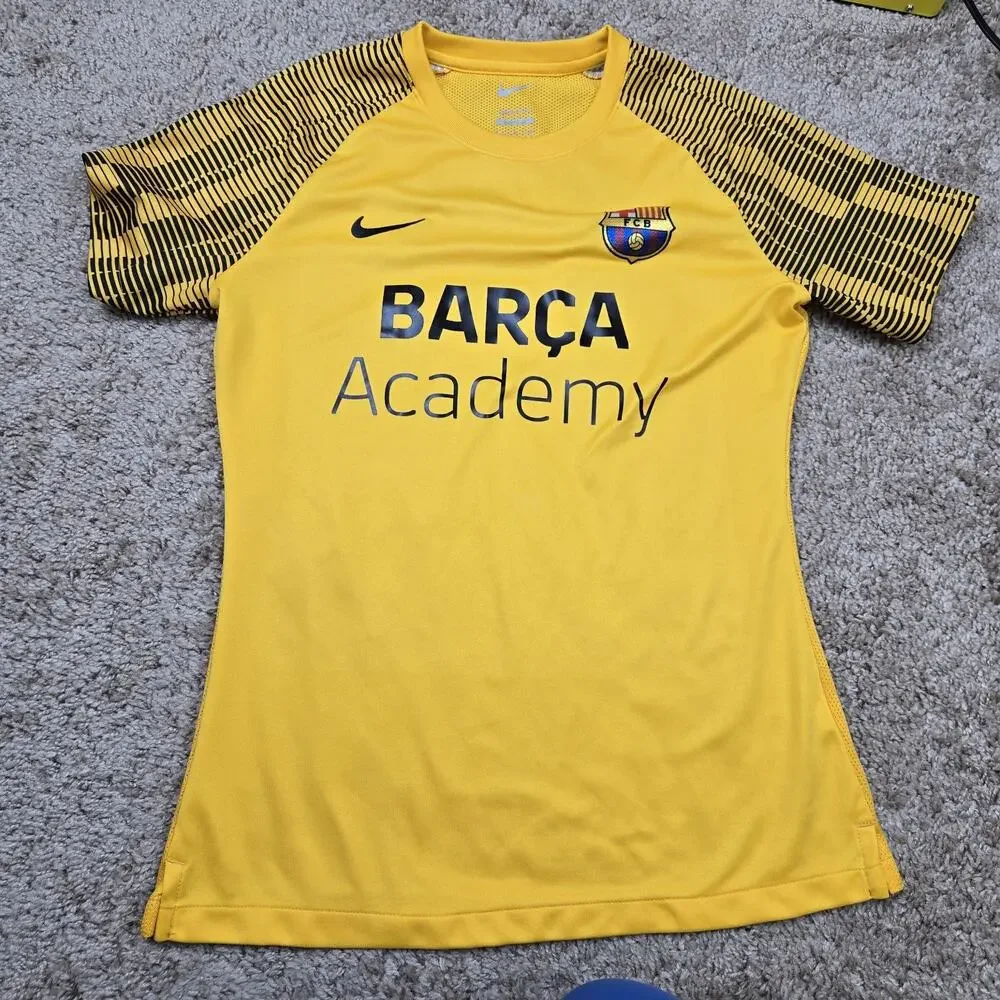 Nike Womens Small Barca Academy Shirt.‎ 19 Columbus . Lot Of 3